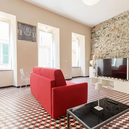 Societa Mutuo Soccorso, Apartment *