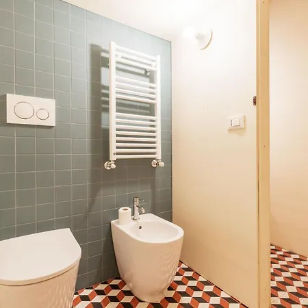 Societa Mutuo Soccorso, Apartment Levanto