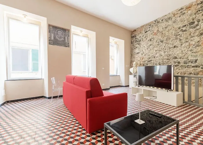 Societa Mutuo Soccorso, Διαμέρισμα *